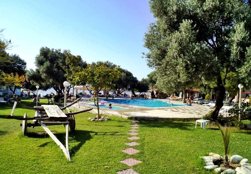 Club Mackerel Holiday Village Foça Exterior foto