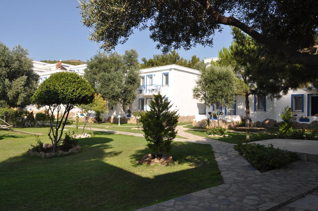 Club Mackerel Holiday Village Foça Exterior foto