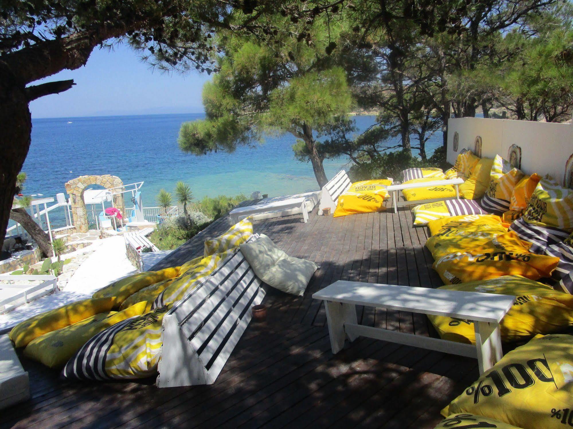 Club Mackerel Holiday Village Foça Exterior foto