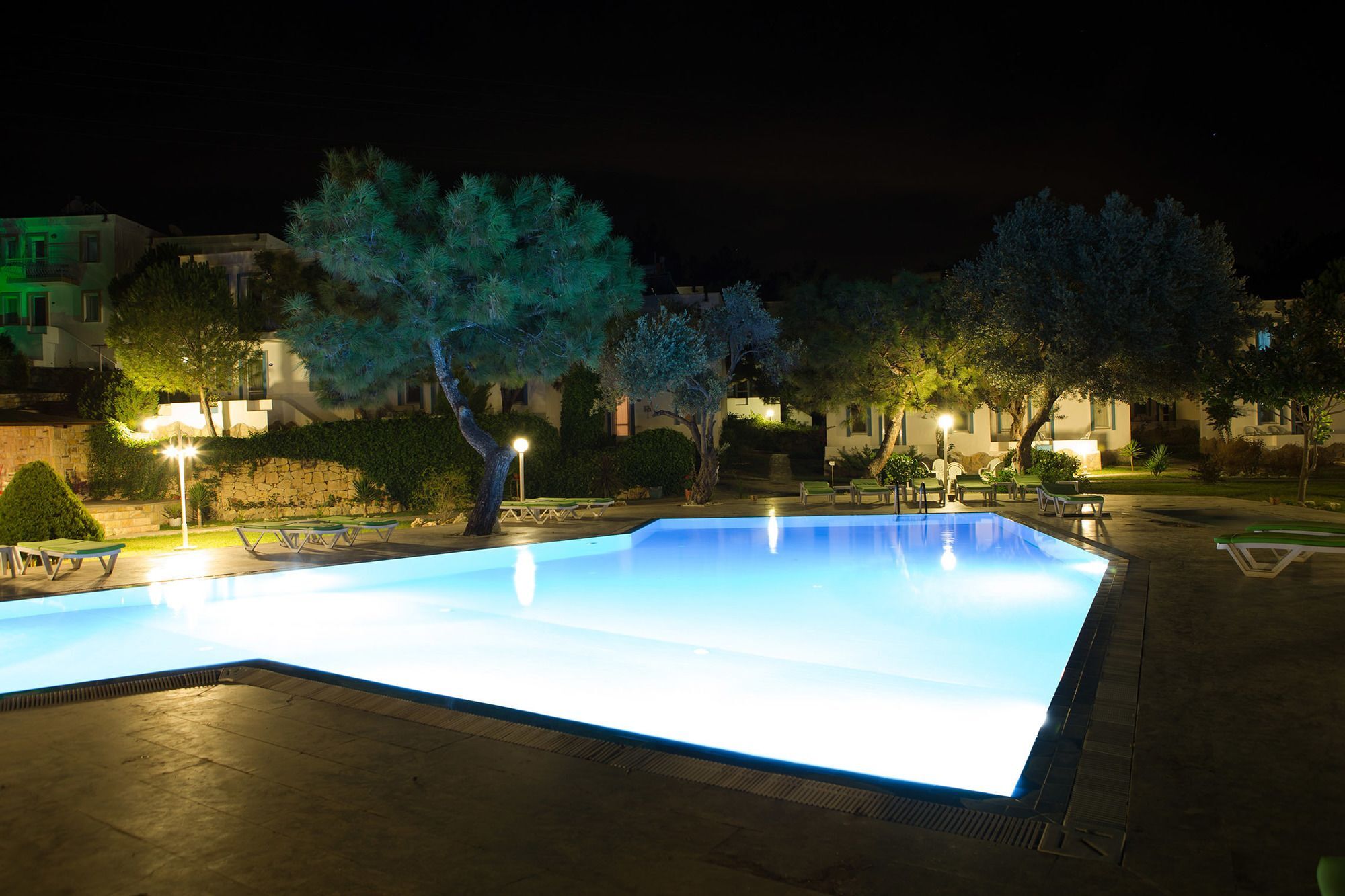 Club Mackerel Holiday Village Foça Exterior foto